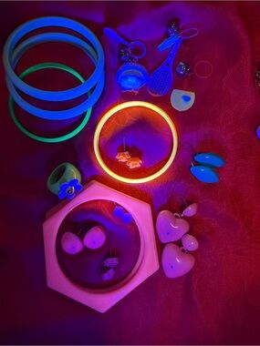 Vintage & lucite Colorful Neon Resin Jewelry Lot - Pink, Green, Blue
